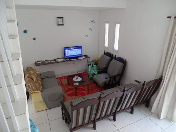 Imagem Sobrado com 2 dormitórios à venda, 77 m² por R$ 320.000,00 - Balneário Itaguaí - Mongaguá/SP