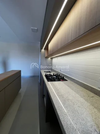 Imagem Apartamento em andar alto, sol da manhã, vista livre e 2 vagas cobertas de garagem.

Condomínio em...