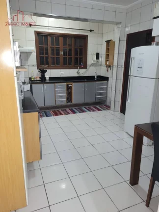 Imagem Casa com piscina no Jd Casablanca.