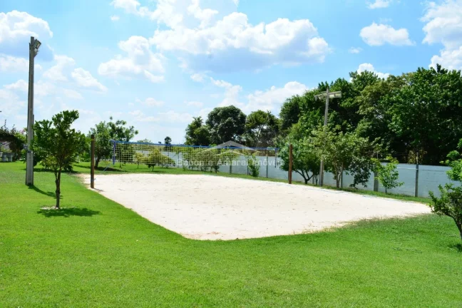 Imagem Terreno no Condomínio Terras do Cancioneiro

Terreno com topografia relativamente plana (390 m²), ...
