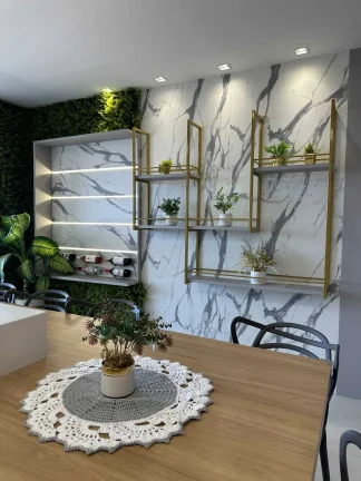 Imagem Apartamento mobiliado com 3 dormitórios e 2 vagas de garagem em Navegantes/SC