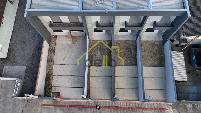 Imagem Geminado em fase de construção no Iririú próximo da Panificadora Princesa!!