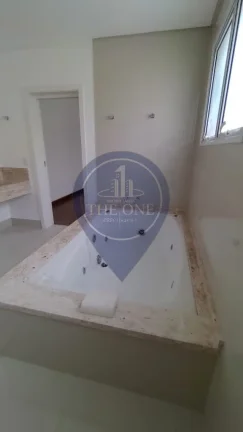 Imagem Luxuosa Casa em Condomínio à Venda em Alphaville, Santana de Parnaíba-SP: 4 Quartos, 4 Suítes, 3 Salas, 6 Banheiros, 6 Vagas, 430m².