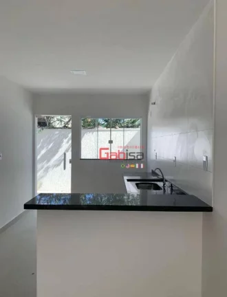 Imagem Casa com 2 dormitórios à venda, 60 m² por R$ 290.000,00 - Vila do Peró - Cabo Frio/RJ