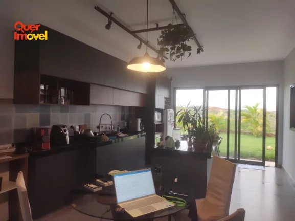 Imagem Casa à Venda em Ribeirão Preto-SP, bairro Alto da Boa Vista: 2 Quartos, 1 Sala, 1 Banheiro, 4 Vagas, 94m². Imperdível!