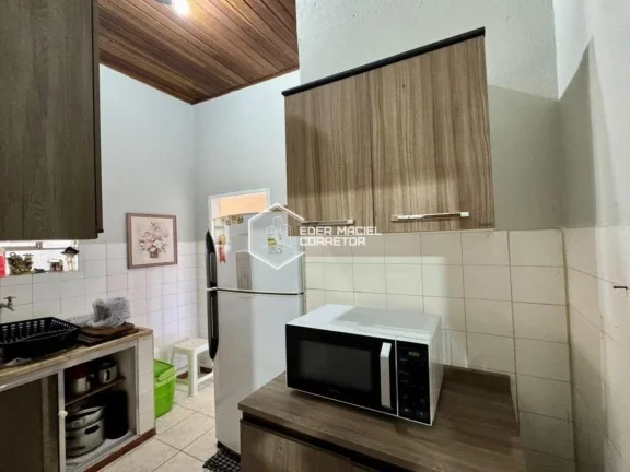 Imagem Excelente opção de investimento, perfeita para casa de veraneio ou locação de temporada, com gra...