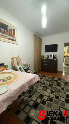 Imagem Casa à venda no Tatuapé, São Paulo-SP, com 3 quartos, 1 sala, 3 vagas de garagem e 155m² !