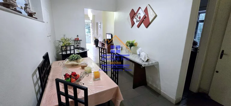 Imagem Casa com 2 salas, varanda, 3 quartos, copa coz., depend., a de serv., quintal, vaga 3 carros, à venda, 185 M², por R$ 1.300.000 – Grajaú - Rio de Janeiro / RJ.