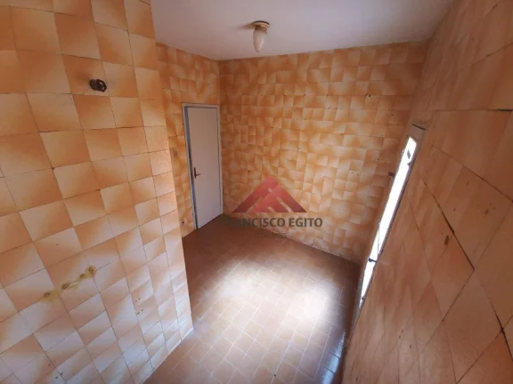 Imagem Otima casa no centro de São Gonçalo com varanda,Sala 02 quartos bamheiro,cozinha e area de serviço,vaga de garagem,proximo a todo comércio do centro d