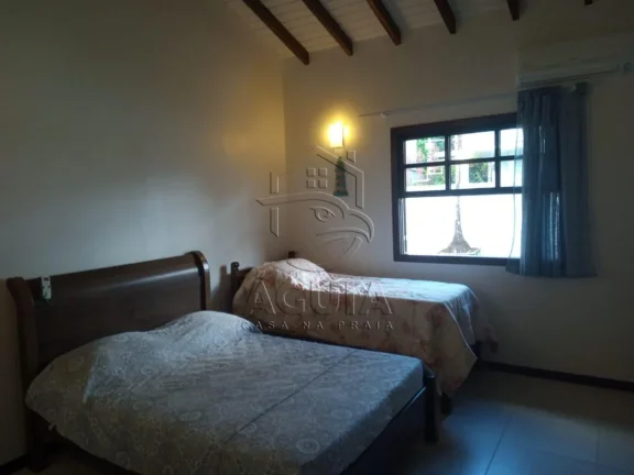 Imagem Casa pé na areia na Praia da Lagoinha em condomínio alto padrão!