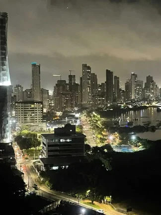 Imagem Cobertura duplex mobiliada com 3 suítes e 3 vagas de garagem com vista beira-rio em Itajaí