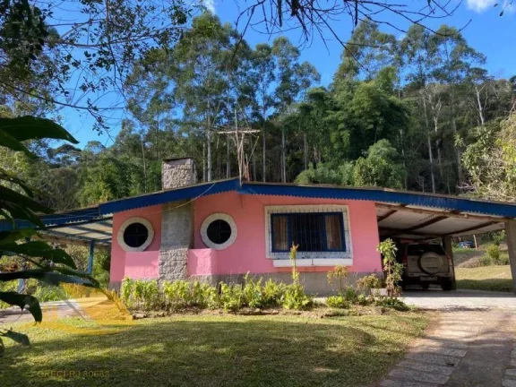 Vendo Chácara com 1800 mts² e Piscina