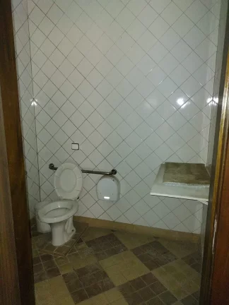 Imagem Loja com 350m2 para alugar em avenida movimentada no Embaré, Santos
