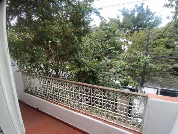 Imagem Casa Jardim Europa - 126M², 2 Dorms, 1 Vaga, Varanda, Armários.