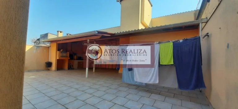 Imagem Vendo lindo assobradada em Jordanópolis região da Cidade Dutra. Vendo Assobradada de 255m² sendo 3 dormitórios, cozinha, quintal nos fundos com com forno de pizza e Churrasqueira e quarto e banheiro, quintal na frente, mais um cômodo, 2 vagas cobertas, co