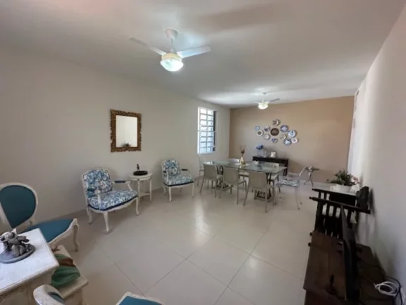 Imagem A 5ª Avenida Imóveis apresenta esta bem localizada CASA TÉRREA, c/ 3 Suites + anexo, ideal p/ fins RESIDENCIAL e ou COMERCIAL, melhor ponto da Pituba