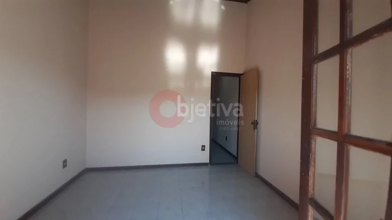 Imagem Casa tríplex a venda em condomínio com 3 quartos no Peró - Cabo frio