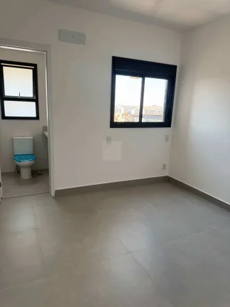Imagem Hype-Apartamento de luxo à venda em Ribeirão Preto, Jardim Botânico, com 3 quartos, 156m2, sala com pé direito duplo, andar alto frente.