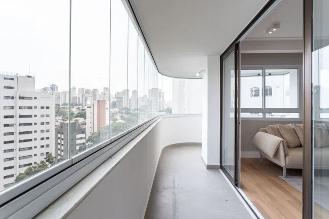 Imagem Apartamento 306M² Reformado, 4Q, 3 Suítes, 2 Salas, 3 Banheiros, 4 Vagas, Lavabo, Varanda, Piscina, Academia, Churrasqueira, Salão de Festas e Jogos.