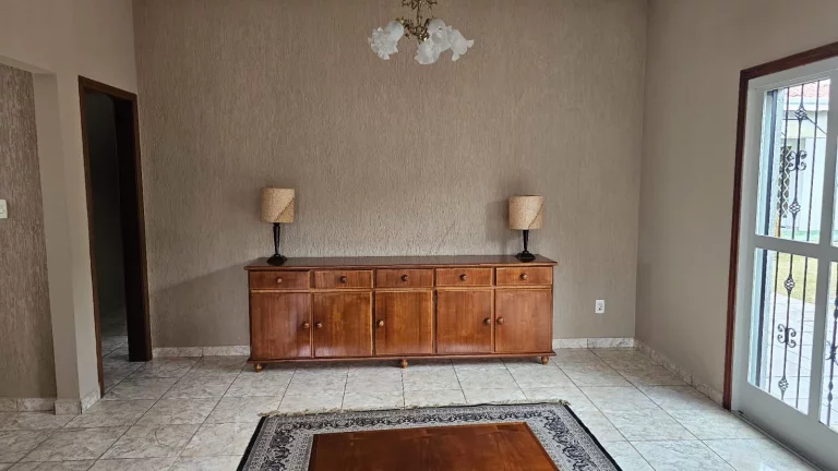 Imagem Casa com 3 dormitórios à venda, 210 m² por R$ 955.000,00 - Chácara do Visconde - Taubaté/SP