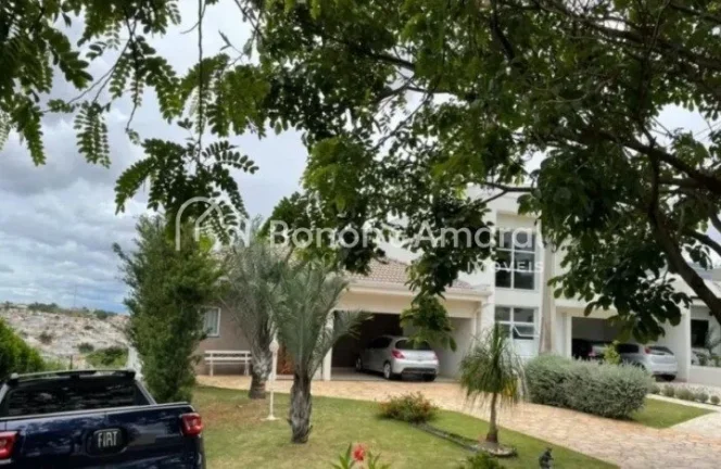 Imagem Casa ampla com acabamento refinado no Condomínio Flor da Serra, em terreno de 480m² e 244m² de á...