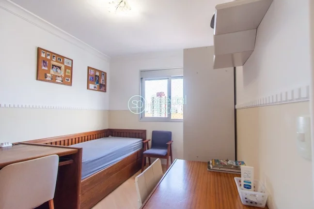 Imagem Excelente apartamento com 78m², andar alto, vista livre, 3 dormitórios, sendo uma suíte, living c...