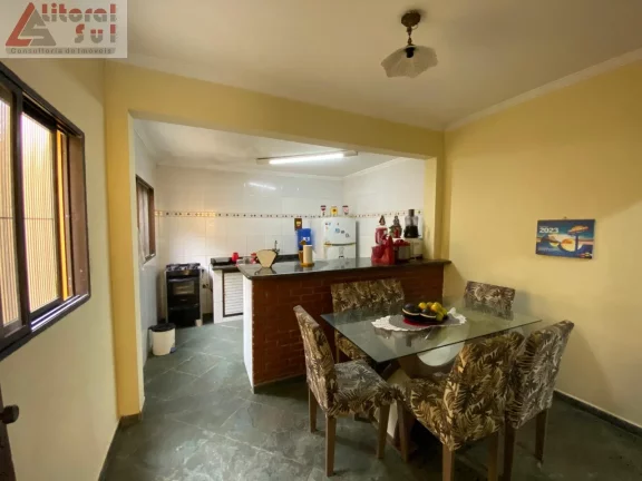 Imagem casa isolada na mirim praia grande