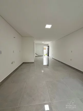 Imagem Casa Geminada nos Ingleses com 3 dormitórios, sendo 1 suíte