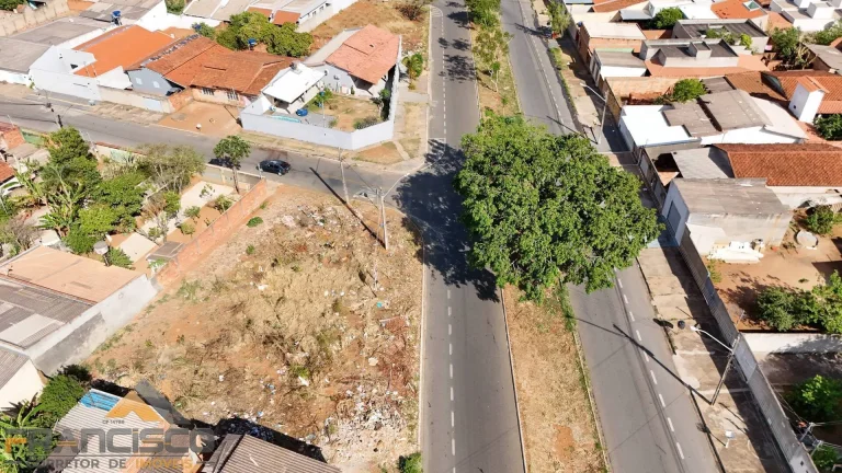 TERRENO COMERCIAL DE ESQUINA NO ITAIPU - GOIÂNIA