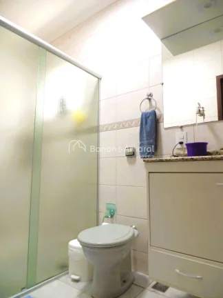 Imagem Ótima localização no bairro!
Casa muito agradável, com 3 quartos, sendo 1 suíte, com closet.
Sa...