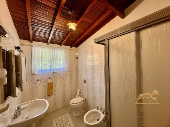 Imagem Linda Casa a venda em área arborizada em Campos do Jordão