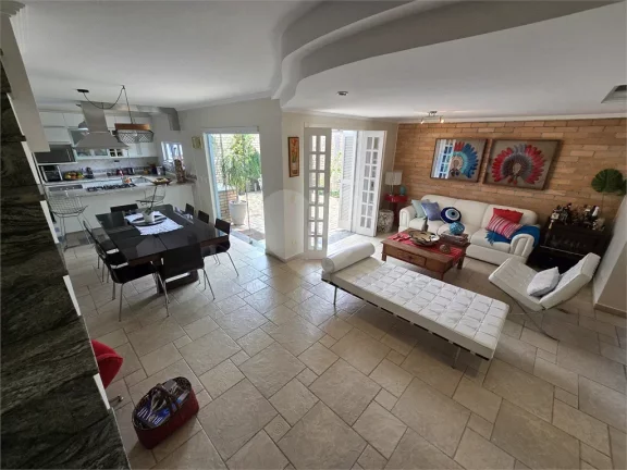Imagem Sobrado à venda com 3 quartos, sendo 2 suítes, em Butantã, São Paulo - SP