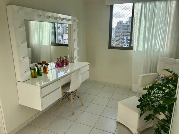 Imagem Apartamento de 135m² à venda, com 4 quartos (2 suítes), localizado em Boa Viagem, Recife - Pernambuco.
