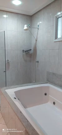 Imagem Apartamento Alto Padrão, 04 Quartos sendo 04 Suites, Vista Mar, 04 Vagas de Garagem, Beira Mar, Praia do Morro, Guarapari - ES