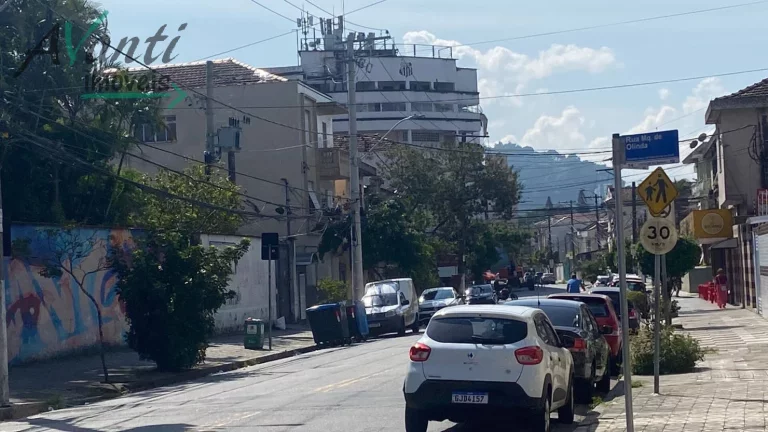 Imagem Casa à Venda na Vila Belmiro, Santos – 3 Dormitórios, 2 Banheiros – Avanti Imóveis