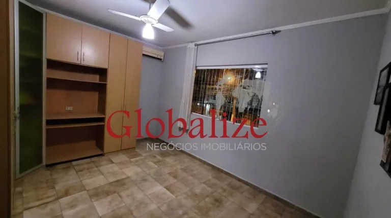 Imagem Lindo sobrado com 3 dormitórios em Santos no bairro do Estuário espaçoso com garagem para 2 carros e uma moto por R$ 856.000,00 à venda ou troca.