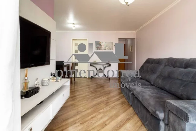 Imagem Apartamento á venda em Pinheiros com 3 quartos ( 1 suíte ) e 2 vagas, 93m²