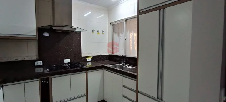 Imagem Casa Excelente Padrão para venda em Vila Bancária, próximo ao Centro de Campo Largo/PR