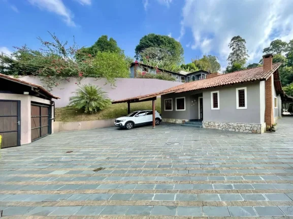 Imagem Cond Chácar dos Lagos - Térrea 3 suítes, anexo gourmet, piscina e pomar!