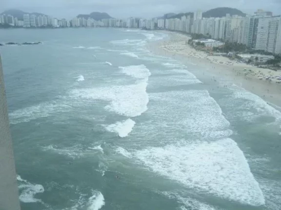 Imagem Praia de Pitangueiras - Frente Total ao Mar - 181 m² úteis - 2 vagas - Belíssimo apartamento totalmente reformado e decorado !!!