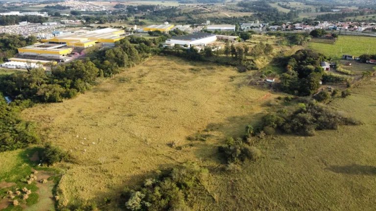 Imagem Área Industrial e Comercial à Venda Sítio Rio Acima de 92.755,00m². Localizado em Capivari/SP