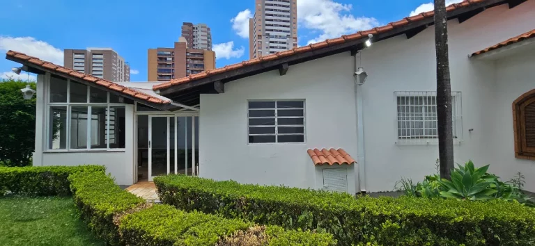 Imagem Casa tipo para venda em Centro com 1 quarto, 181m2