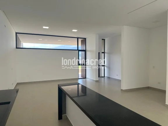 Imagem Desfrute de Conforto e Elegância na Linda Casa do Res. Golden Park II: 3 Dormitórios (2 Suítes), 3 Banheiros, 2 Vagas e Amplo Terreno de 250m²!