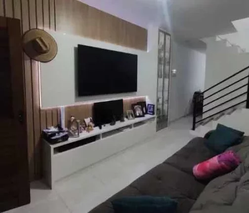 Imagem Sobrado Geminado mobiliado com 2 suítes e 2 vagas de garagem em Joinville
