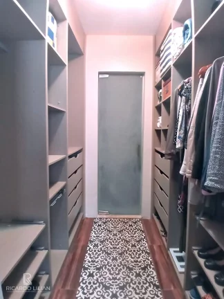 Imagem "Apartamento recém reformado de 3 dormitórios em condomínio charmoso e seguro no Jardim Santa Cruz!"