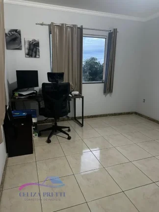 Imagem Casa Duplex com Terraço, Quintal Amplo e 160m² de Área Construída