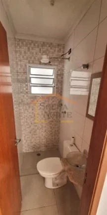 Imagem Casa em condomínio fechado, 2 dormitórios, sala para 2 ambientes, cozinha, banheiro, lavanderia, 1...