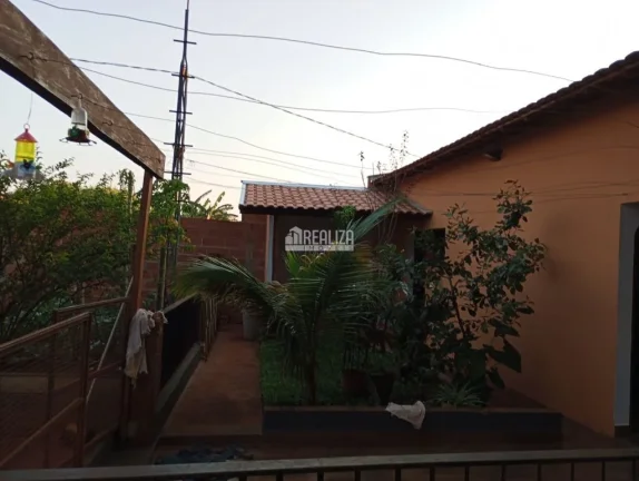 Imagem Casa à venda na Vila Elza, Aramina: 3 dormitórios e suíte!