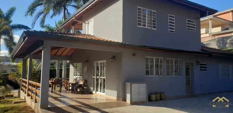 Imagem Belíssima Chácara Térrea à venda no Vale Azul