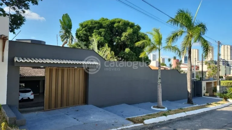 Imagem Casa de Alto Padrão à Venda em Capim Macio
